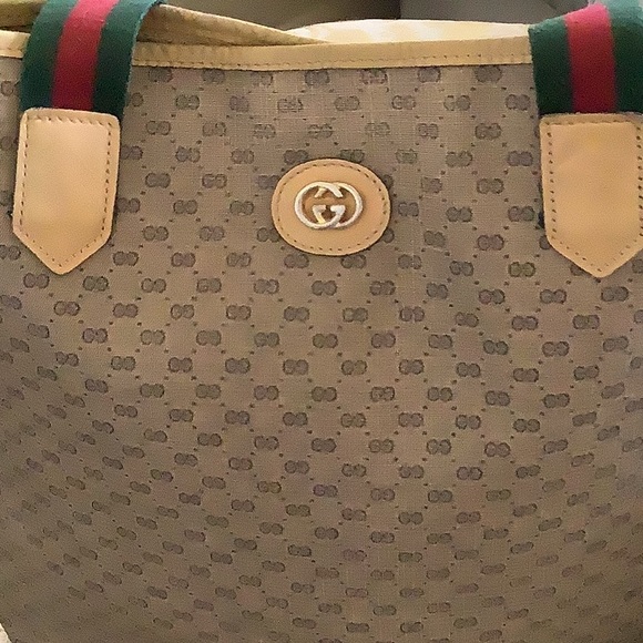 Gorgeous Gucci Vintage Tote ❤️❤️💚 - Picture 2 of 16